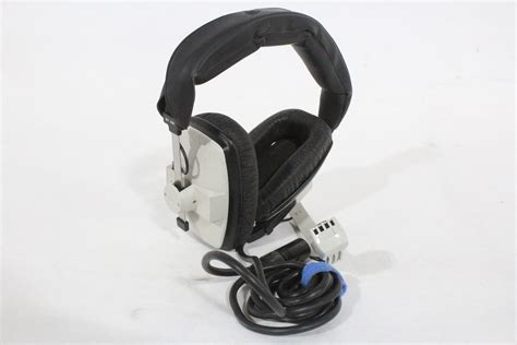 1 Beyerdynamic DT 109 200 50 GREY Series Headset W Microphone 2