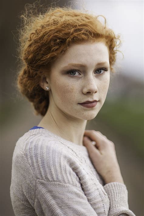 A Classic Fall Portrait Fall Fallportrait Pnw Redhead Freckles Beauty Red Hair Freckles