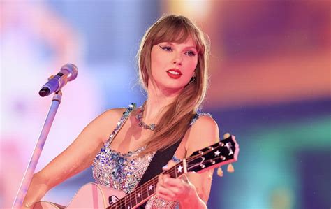 Taylor Swift Fans Furious Over Explicit AI-Generated Images Being ...