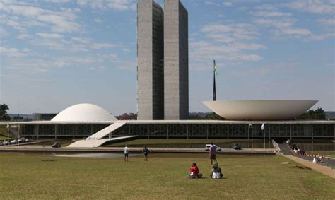 Bancada feminina encolhe no Senado Câmara elege a maior da história