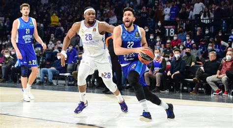 El Real Madrid dejó escapar la oportunidad y cae ante el Anadolu Efes