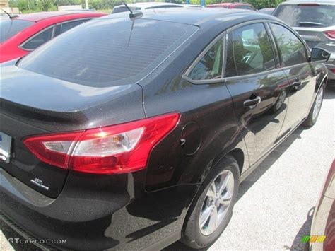 2014 Tuxedo Black Ford Focus Se Sedan 100283901 Car