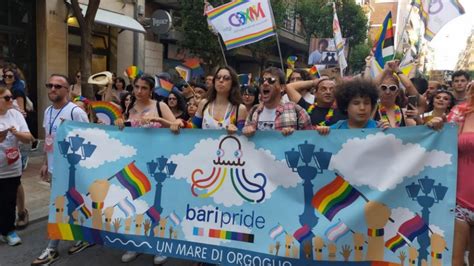 Bari Pride L Orgoglio E I Diritti Uguali Per Tutti