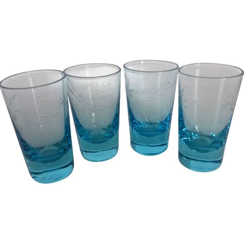 Vintage Aqua Blue Etched Crystal Cordial Or Shot Glasses Set Of 4 Rubylanecom Hellblau