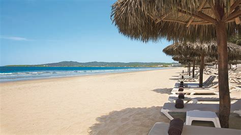 The new family-friendly Wyndham Alltra Riviera Nayarit - Playa Wyndham ...