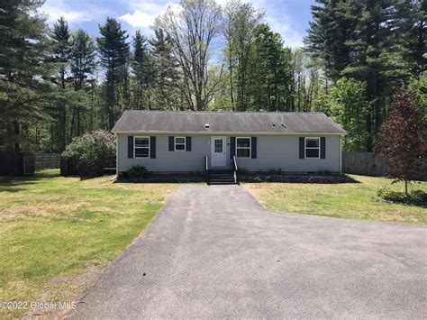 205 Ft Edward Rd South Glens Falls Ny 12828 ®