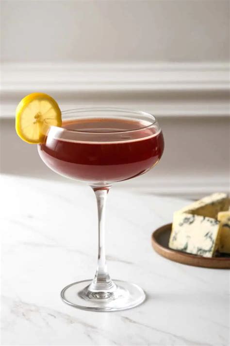 10 Best Creme de Cassis Cocktail Recipes – Mix That Drink