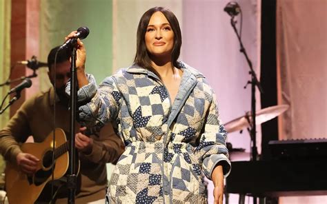 Kacey Musgraves Praised for Her Look During SNL Performance Despite 
