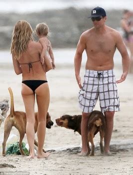 Gisele Bundchen In Bikini At Beach In Costa Rica 3 22 15 LQ Tag Phun Org Forum