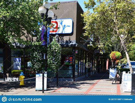 Street Scene in Downtown Eugene, Oregon Editorial Photography - Image ...