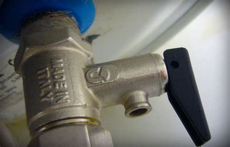 Как слить воду с водонагревателя Электролюкс: для ремонта, очистки ...