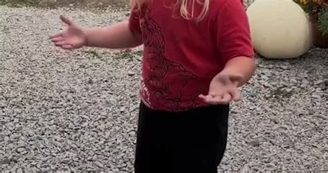 This cranky kid goes viral for telling it like it is! - Videos - Metatube