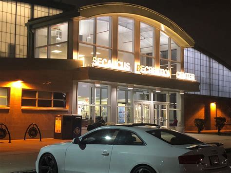 Secaucus Recreation Center | Secaucus, NJ | EV Station