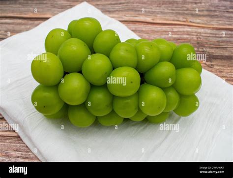 Cluster Of Ripe Shine Muscat Large Green Korean Grapes Stock Photo Alamy