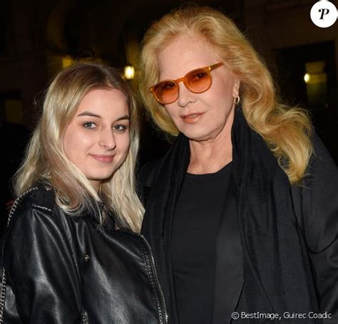 Sylvie Vartan Sa Fille Darina Victime D Une Attaque Sexiste Elle