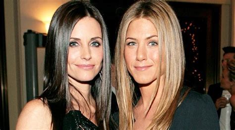 Jennifer Anistons Pal Courteney Cox Indulges In Friends Reveals