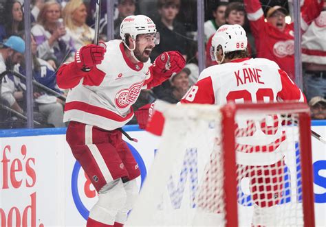 Seiders Red Wings trotzen Matthews 69 Saisontor Pittsburgh großer