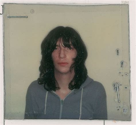 Joey Ramone without his glasses : r/punk