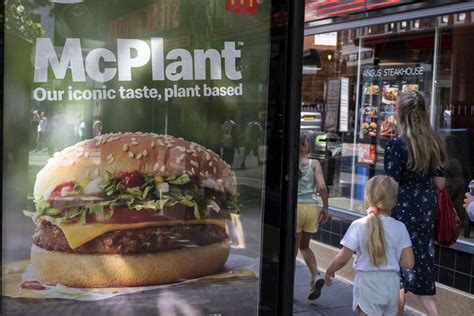 Mcdonalds Delighted With Demand For Vegan Mcplant Irish Independent