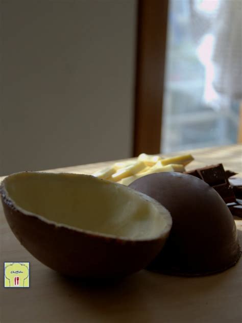 Uovo tipo kinder al doppio cioccolato | Chez Bibia