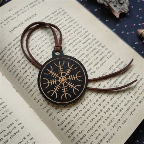 Шлем ужаса - воинский оберег для мужчин Агисхьяльм - купить с доставкой ...