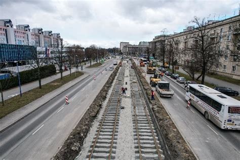 Kraków Nowy etap przebudowy torowiska tramwajowego na al Jana Pawła