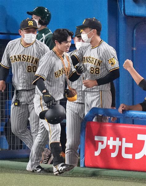 【阪神】中野拓夢、04年今岡以来の2試合連続先頭打者弾「しっかり振り抜けた」球団18年ぶり プロ野球写真ニュース 日刊スポーツ