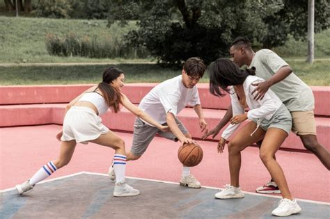 L obésité chez les adolescents La pratique de plusieurs sports aide à