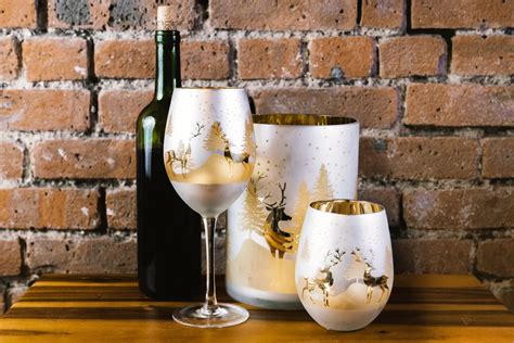 8 Christmas Wine Glasses That Ll Give You Holiday Cheer WWP