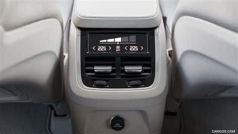 2016 Volvo XC90 T8 Twin Engine Plug-in-Hybrid | Interior, Detail