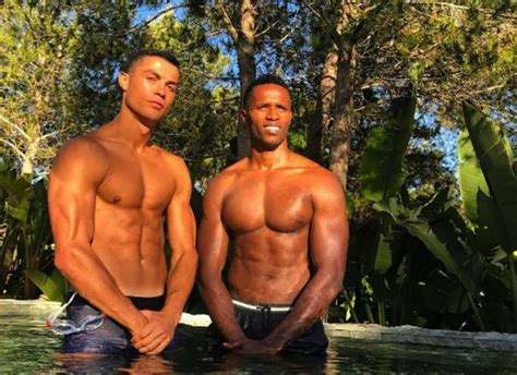 Cristiano Ronaldo Presume De Musculatura En Sus Vacaciones