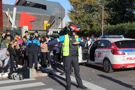 Fotos Herido Un Motorista En Un Accidente De Tr Fico En Gij N El