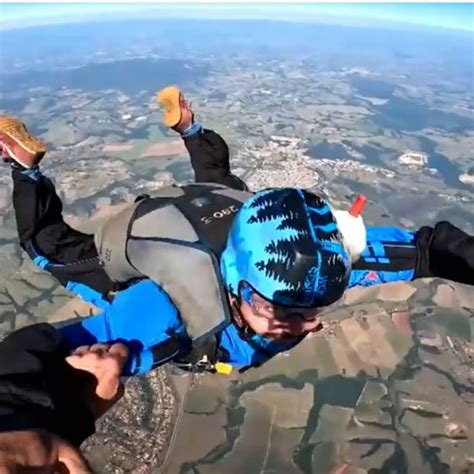 Vídeo mostra salto de aluno de paraquedismo que terminou em morte em