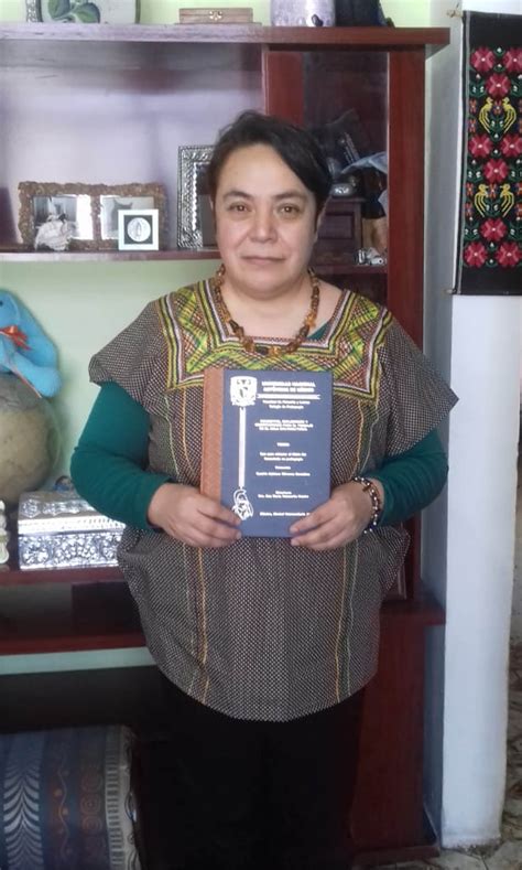 Adriana Olivares, la primera titulada vía remota de la Facultad de 