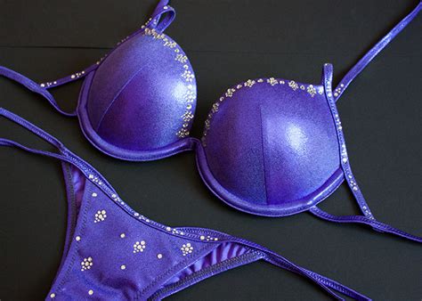 Schwarzer Bikini Mit Viel Bling Bling Dessousinsider