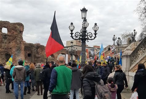 In Piazza Contro Linvasione Russa DellUcraina Zic It Zeroincondott