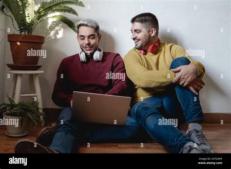 Hommes gay Banque de photographies et dimages à haute résolution Alamy