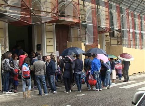 Giulianova Il Ritorno In Classe Degli Studenti Della De Amicis FOTO