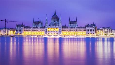 Budapest Parliament Building HD Wallpaper - WallpaperFX