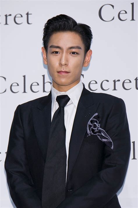 T.O.P 親自證實退團！截圖抹去「BIGBANG」團名讓粉絲爆氣 ：我的青春稀巴爛了 | Vogue Taiwan