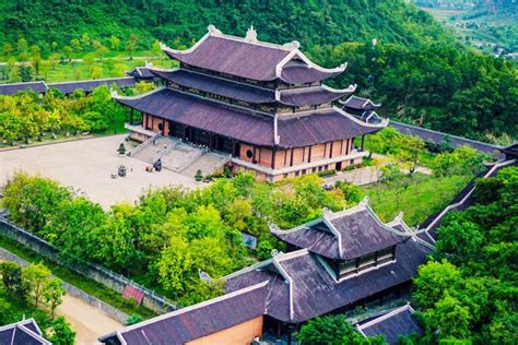 Sch Nste Tempel In Ninh Binh Localvietnam De