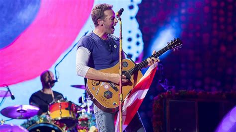 Coldplay debuts 'Houston' song - ABC7 San Francisco