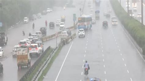 Heavy Rains Lash Parts Of North Gujarat Highways Blocked Low Lying