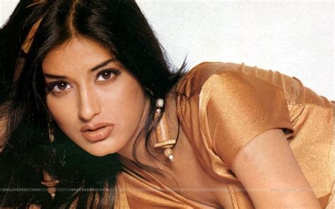 Ug Hot Sonali Bendre No Underwear Wardrobe Malfunction