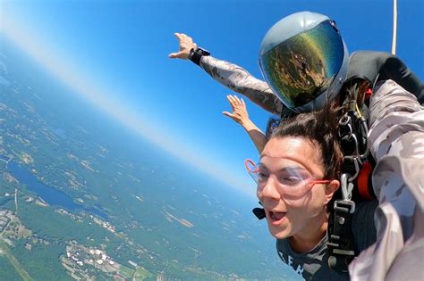 Rhode Island Tandem Skydiving | Located in Smithfield RI