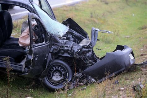 Askeri Otomobil ile Hafif Ticari Araç Çarpıştı 3 Yaralı KIRKLARELİ