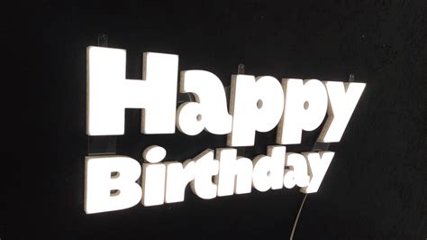 Neon LED Happy Birthday 80x34 cm podświetlany napis na urodziny