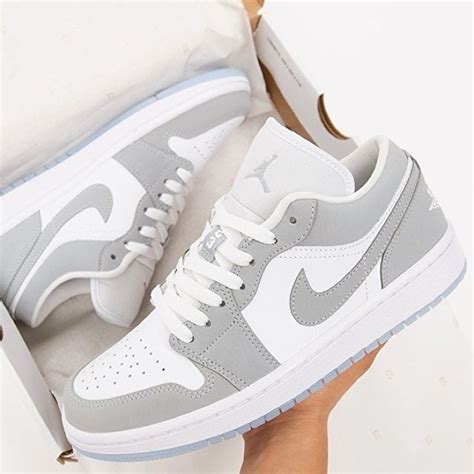 T Nis Nk Sb Dunk Low Super Oferta Na Moda Branco E Cinza Escorrega O