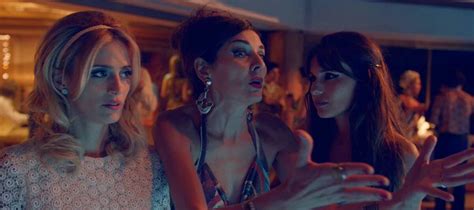 Andrea Frigerio deslumbró en bikini a los 55 y recibió el piropo de un joven galán de la