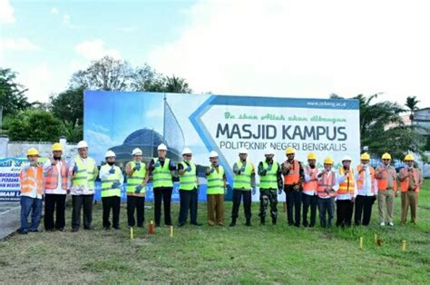 Pemasangan Tiang Pancang Pembangunan Masjid Kampus Politeknik Bengkalis